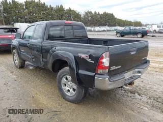 2010 Toyota Tacoma with VIN 5TEUU4EN8AZ696495, listed as a IAAI auction lot 41476399 with 141,396 mi miles and . Bid and sale history available at DreamBid. Image 3.