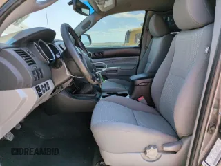 2012 Toyota Tacoma z VIN 5TFUU4EN2CX046135, wystawiony jako Copart lot #59400405 z przebiegiem 105 033 mil mil oraz Szkoda całkowita • Salvage title. Historia ofert i sprzedaży dostępna na DreamBid. Obrazek 7.