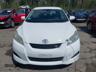 2010 Toyota Matrix S z VIN 2T1LE4EE5AC013649, wystawiony jako IAAI lot #42217121 z przebiegiem 130 356 mil mil oraz . Historia ofert i sprzedaży dostępna na DreamBid. Obrazek 12.