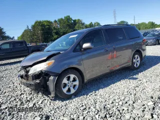 2017 Toyota Sienna LE Auto Access Seat с VIN 5TDKZ3DC4HS794031, выставлен на аукционе Copart как лот 58301395 с пробегом 195 517 миль миль и Списание • Salvage title. История ставок и продаж доступна на DreamBid. Изображение 1.