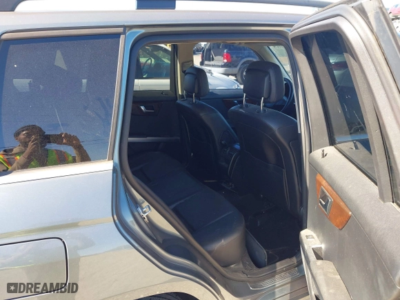 2012 Mercedes-Benz GLK-Class GLK 350 with VIN WDCGG8HB7CF789273, listed as a IAAI auction lot 41865724 with 119,218 mi miles. Bid and sale history available at carsss.com. Image 8.