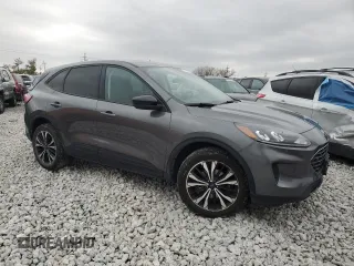 2022 Ford Escape SE with VIN 1FMCU9G60NUB40450, listed as a Copart auction lot 51223465 with 21,351 mi miles and Salvage Title. Bid and sale history available at DreamBid. Image 4.