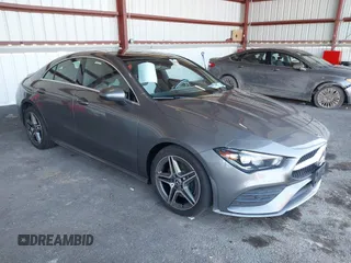 2020 Mercedes-Benz CLA 250 z VIN W1K5J4HB2LN100629, wystawiony jako IAAI lot #41806113 z przebiegiem 69 442 mil mil oraz . Historia ofert i sprzedaży dostępna na DreamBid. Obrazek 1.