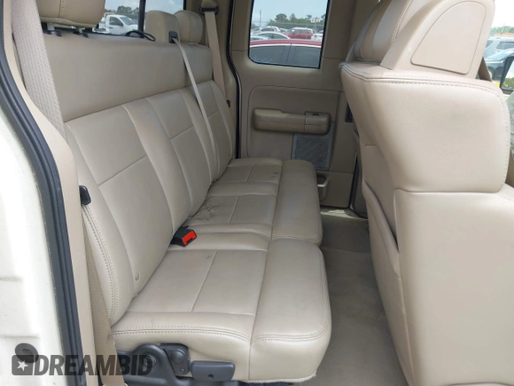 2007 Ford F-150 XL z VIN 1FTPX12V57FA70206, wystawiony jako IAAI lot #42370443 z przebiegiem 193 745 mil mil oraz . Historia ofert i sprzedaży dostępna na DreamBid. Obrazek 8.