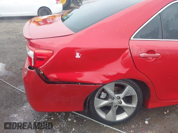 2014 Toyota Camry L with VIN 4T1BF1FK8EU842134, listed as a IAAI auction lot 41500515 with 147,156 mi miles. Bid and sale history available at carsss.com. Image 17.