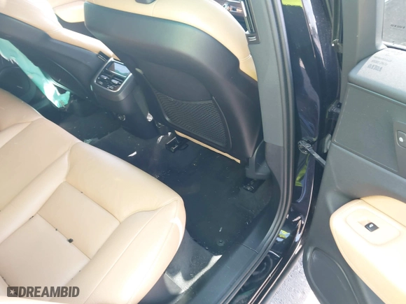 2019 Volvo XC60 Inscription with VIN LYV102RL3KB184885, listed as a IAAI auction lot 41544225 with 65,042 mi miles. Bid and sale history available at carsss.com. Image 8.