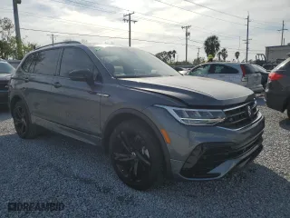 2023 Volkswagen Tiguan SE R-Line Black with VIN 3VVCB7AXXPM108825, listed as a Copart auction lot 88631795 with 17,126 mi miles and Salvage Title. Bid and sale history available at carsss.com. Image 4.