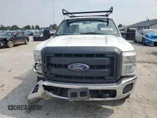 2016 Ford F-250 XL with VIN 1FTBF2A60GEA69256, listed as a Copart auction lot 60632905 with 353,190 mi miles and Salvage title. Bid and sale history available at DreamBid. Image 5.