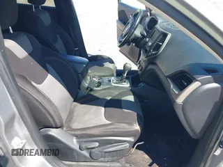 2016 Jeep Cherokee Sport with VIN 1C4PJLAB0GW369428, listed as a IAAI auction lot 42264097 with 130,952 mi miles and . Bid and sale history available at DreamBid. Image 5.