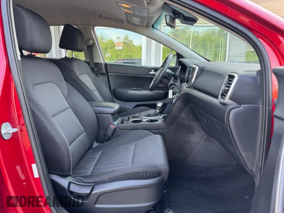2021 Kia Sportage LX z VIN KNDPMCAC0M7906613, wystawiony jako Copart lot #59042605 z przebiegiem 183 811 mil mil oraz Czysty tytuł • Clean title. Historia ofert i sprzedaży dostępna na DreamBid. Obrazek 5.