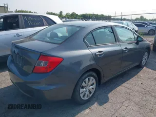 2012 Honda Civic LX z VIN 19XFB2F58CE102273, wystawiony jako IAAI lot #42409158 z przebiegiem 178 381 mil mil oraz . Historia ofert i sprzedaży dostępna na DreamBid. Obrazek 4.