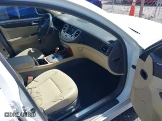 2013 Hyundai Genesis 3.8L with VIN KMHGC4DDXDU238054, listed as a IAAI auction lot 41957297 with 195,383 mi miles. Bid and sale history available at carsss.com. Image 5.