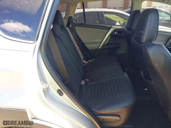 2018 Toyota RAV4 XLE with VIN 2T3WFREV5JW446272, listed as a IAAI auction lot 41897596 with 91,899 mi miles. Bid and sale history available at carsss.com. Image 8.