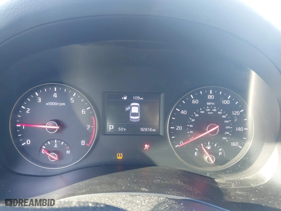 2017 Kia Cadenza Premium with VIN KNALC4J12H5039445, listed as a IAAI auction lot 41586814 with 92,816 mi miles. Bid and sale history available at carsss.com. Image 7.