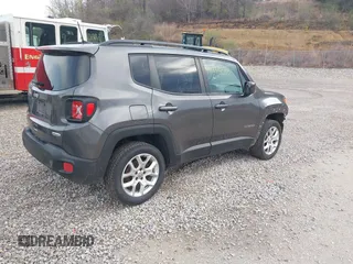 2018 Jeep Renegade Latitude with VIN ZACCJBBBXJPH41286, listed as a IAAI auction lot 41844070 with 161,251 mi miles and . Bid and sale history available at carsss.com. Image 4.