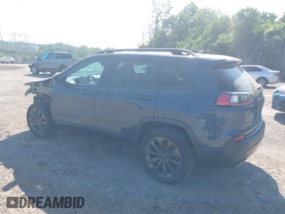 2021 Jeep Cherokee Latitude Lux z VIN 1C4PJMMX8MD205199, wystawiony jako IAAI lot #42556584 z przebiegiem 32 787 mil mil oraz . Historia ofert i sprzedaży dostępna na DreamBid. Obrazek 3.