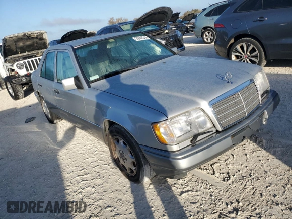 1994 Mercedes-Benz 400 E with VIN WDBEA34E7RC127977, listed as a Copart auction lot 75604314 with Not Provided miles and Non Repairable. Bid and sale history available at carsss.com. Image 4.