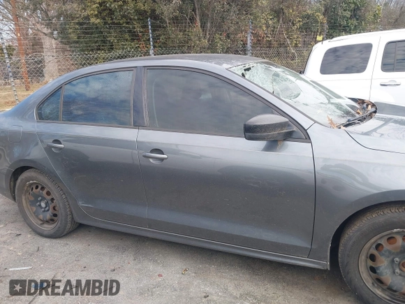 2015 Volkswagen Jetta Sedan 2.0L TDI SEL with VIN 3VWLA7AJXFM264856, listed as a IAAI auction lot 41315372 with 211,070 mi miles. Bid and sale history available at carsss.com. Image 13.