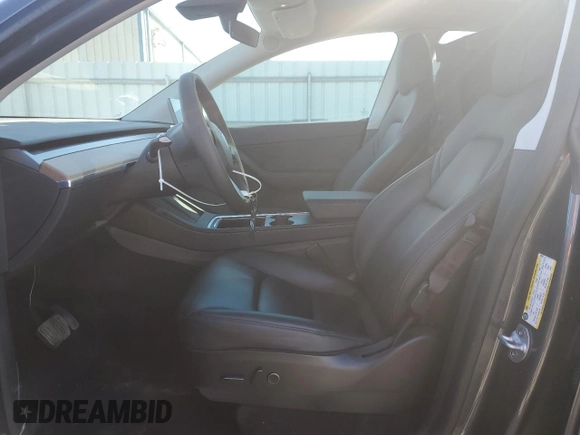 2022 Tesla Model Y Long Range z VIN 7SAYGAEE5NF430627, wystawiony jako Copart lot #89192355 z przebiegiem 35 107 mil mil oraz Szkody całkowita. Historia ofert i sprzedaży dostępna na DreamBid. Obrazek 7.