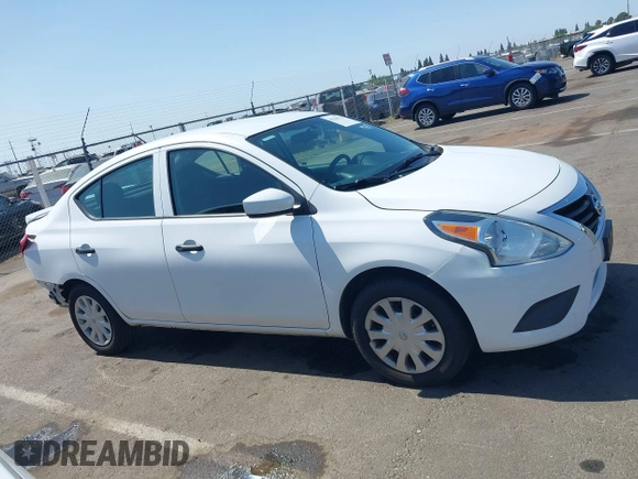 2016 Nissan Versa S z VIN 3N1CN7AP3GL903343, wystawiony jako IAAI lot #42520278 z przebiegiem 106 630 mil mil oraz . Historia ofert i sprzedaży dostępna na DreamBid. Obrazek 14.