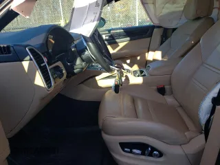2020 Porsche Cayenne E-Hybrid Hybrid z VIN WP1AE2AY1LDA23014, wystawiony jako Copart lot #69147512 z przebiegiem 52 259 mil mil oraz . Historia ofert i sprzedaży dostępna na DreamBid. Obrazek 7.