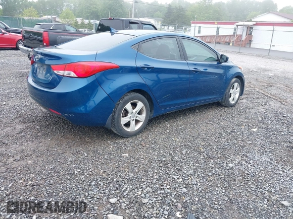 2013 Hyundai Elantra GLS z VIN KMHDH4AE8DU971690, wystawiony jako IAAI lot #42337320 z przebiegiem 114 313 mil mil oraz . Historia ofert i sprzedaży dostępna na DreamBid. Obrazek 4.