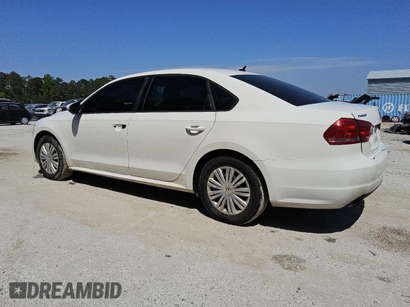 2014 Volkswagen Passat S z VIN 1VWAT7A3XEC092377, wystawiony jako Copart lot #50819465 z przebiegiem 133 119 mil mil oraz Czysty tytuł • Clean title. Historia ofert i sprzedaży dostępna na DreamBid. Obrazek 2.