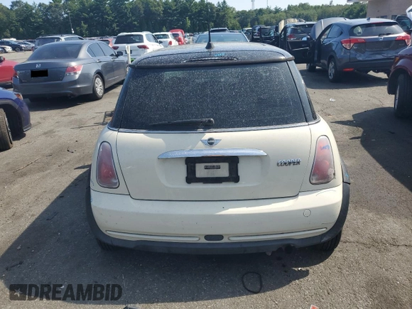 2005 MINI Hardtop with VIN WMWRC33585TK60334, listed as a Copart auction lot 65563635 with 122,758 mi miles and Clean title. Bid and sale history available at DreamBid. Image 6.