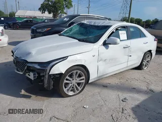 2024 Cadillac CT4 Luxury z VIN 1G6DA5RK2R0124982, wystawiony jako IAAI lot #42075299 z przebiegiem 21 660 mil mil oraz . Historia ofert i sprzedaży dostępna na DreamBid. Obrazek 2.