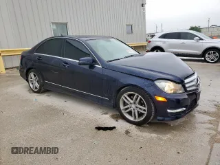 2013 Mercedes-Benz C 250 Sport z VIN WDDGF4HB8DR267579, wystawiony jako Copart lot #55160775 z przebiegiem 82 522 mil mil oraz Szkoda całkowita • Salvage title. Historia ofert i sprzedaży dostępna na DreamBid. Obrazek 4.