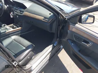 2011 Mercedes-Benz E-Class E 350 Luxury with VIN WDDHF5GB1BA462074, listed as a IAAI auction lot 42017000 with 170,658 mi miles. Bid and sale history available at carsss.com. Image 5.