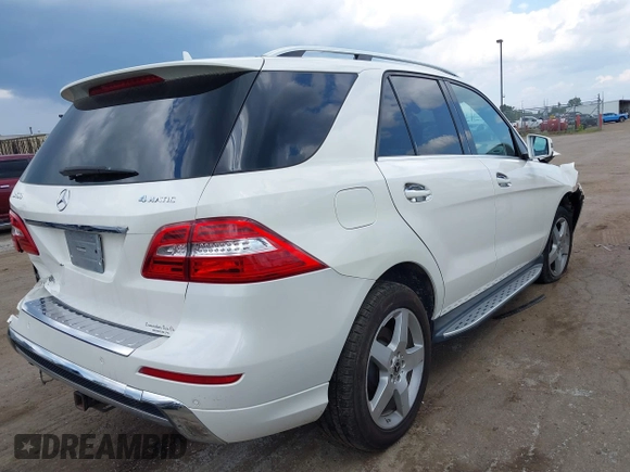 2015 Mercedes-Benz M 400 with VIN 4JGDA5GB8FA481715, listed as a IAAI auction lot 39877227 with 113,417 mi miles and . Bid and sale history available at DreamBid. Image 4.