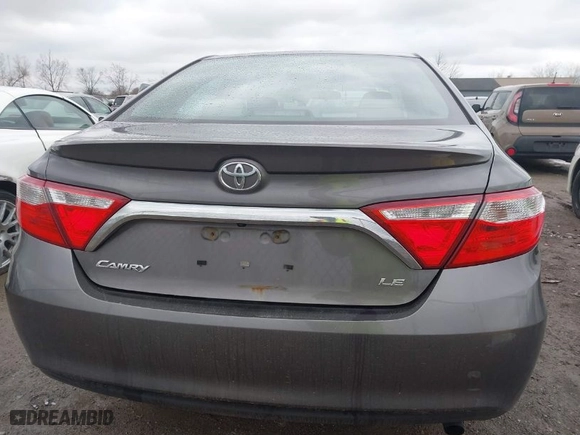 2015 Toyota Camry XLE with VIN 4T4BF1FK7FR450768, listed as a IAAI auction lot 41963191 with 126,571 mi miles. Bid and sale history available at carsss.com. Image 16.