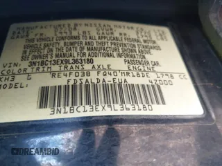 2009 Nissan Versa S z VIN 3N1BC13EX9L363180, wystawiony jako IAAI lot #42510405 z przebiegiem 113 287 mil mil oraz . Historia ofert i sprzedaży dostępna na DreamBid. Obrazek 9.