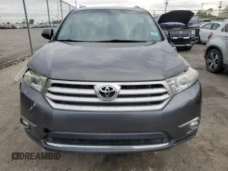 2012 Toyota Highlander z VIN 5TDBK3EH4CS114863, wystawiony jako Copart lot #56175355 z przebiegiem 168 327 mil mil oraz Szkody całkowita. Historia ofert i sprzedaży dostępna na DreamBid. Obrazek 5.