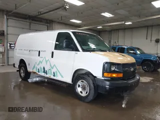 2009 Chevrolet Express Cargo z VIN 1GCGG25C091130523, wystawiony jako IAAI lot #42279113 z przebiegiem 176 111 mil mil oraz . Historia ofert i sprzedaży dostępna na DreamBid. Obrazek 1.