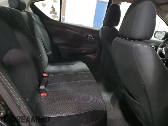 2019 Nissan Versa SV z VIN 3N1CN7APXKL829797, wystawiony jako Copart lot #59016235 z przebiegiem 90 811 mil mil oraz Szkoda całkowita • Salvage title. Historia ofert i sprzedaży dostępna na DreamBid. Obrazek 10.