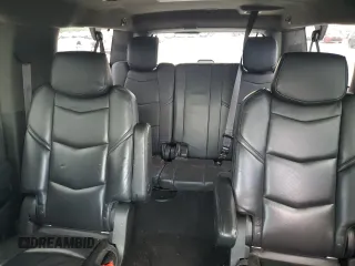2016 Cadillac Escalade ESV Platinum z VIN 1GYS3KKJXGR363942, wystawiony jako Copart lot #61823675 z przebiegiem 132 959 mil mil oraz Szkoda całkowita • Salvage title. Historia ofert i sprzedaży dostępna na DreamBid. Obrazek 10.