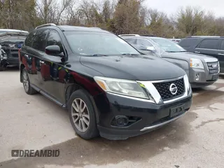 2014 Nissan Pathfinder S z VIN 5N1AR2MN7EC645533, wystawiony jako IAAI lot #41700722 z przebiegiem 177 553 mil mil oraz . Historia ofert i sprzedaży dostępna na DreamBid. Obrazek 1.