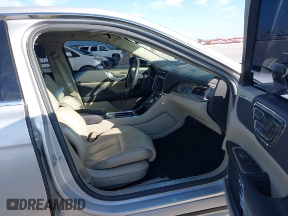 2017 Lincoln Continental Reserve with VIN 1LN6L9NP2H5610567, listed as a IAAI auction lot 41633612 with 45,701 mi miles and . Bid and sale history available at DreamBid. Image 5.