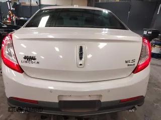 2013 Lincoln MKS с VIN 1LNHL9EK3DG615529, выставлен на аукционе IAAI как лот 42288732 с пробегом 135 876 миль миль и . История ставок и продаж доступна на DreamBid. Изображение 16.