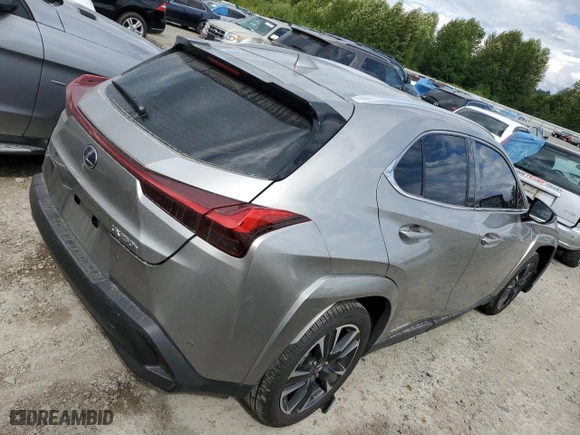 2022 Lexus UX with VIN JTHP9JBH2N2062068, listed as a Copart auction lot 59896763 with 23,418 mi miles. Bid and sale history available at carsss.com. Image 3.