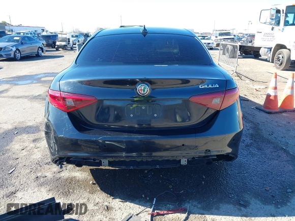 2018 Alfa Romeo Giulia with VIN ZARFAEBN5J7581071, listed as a IAAI auction lot 41313207 with 91,793 mi miles. Bid and sale history available at carsss.com. Image 16.