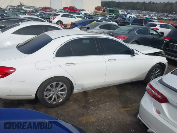 2017 Mercedes-Benz E-Class E 300 Luxury with VIN WDDZF4KB9HA072483, listed as a IAAI auction lot 41805058 with 131,890 mi miles. Bid and sale history available at carsss.com. Image 13.