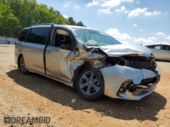 2020 Toyota Sienna SE with VIN 5TDXZ3DC8LS059454, listed as a Copart auction lot 51677934 with 31,414 mi miles and Salvage Title. Bid and sale history available at carsss.com. Image 4.