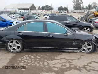 2008 Mercedes-Benz S 550 z VIN WDDNG71X18A225500, wystawiony jako IAAI lot #42100850 z przebiegiem 148 047 mil mil oraz . Historia ofert i sprzedaży dostępna na DreamBid. Obrazek 13.