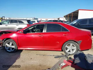 2014 Toyota Camry Hybrid LE with VIN 4T1BD1FKXEU138765, listed as a IAAI auction lot 41761389 with 228,111 mi miles. Bid and sale history available at carsss.com. Image 15.