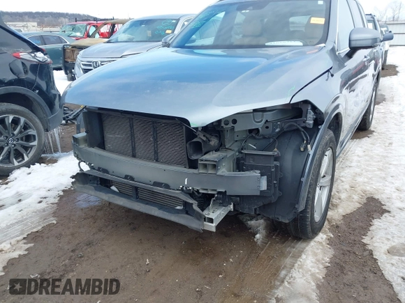 2018 Volvo XC90 Momentum with VIN YV4102CK9J1342777, listed as a IAAI auction lot 41618711 with 85,082 mi miles and . Bid and sale history available at DreamBid. Image 6.