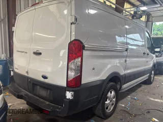2019 Ford Transit z VIN 1FTYR1YG5KKB43484, wystawiony jako IAAI lot #42786343 z przebiegiem 87 676 mil mil oraz . Historia ofert i sprzedaży dostępna na DreamBid. Obrazek 1.