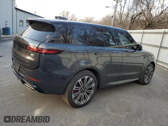 2023 Land Rover Range Rover Sport SE Dynamic with VIN SAL1L9FU3PA114520, listed as a Copart auction lot 47093635 with 30,486 mi miles and Clean Title. Bid and sale history available at carsss.com. Image 3.